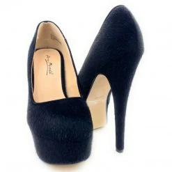 Anne Michelle Realove-11Y Heels