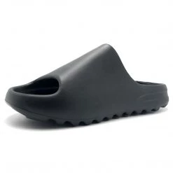 FLAT-SANDALS Cape Robbin Festive