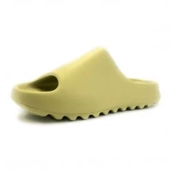 FLAT-SANDALS Cape Robbin Festive