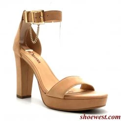 Delicious Shoes Finding Heels