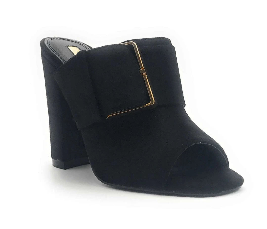 Liliana Anson-4 Heels 3 Liliana Anson-4 Heels