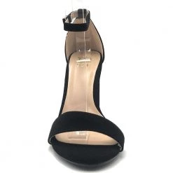 Yoki Carrason-05 Heels